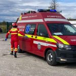 Accident pe DN14 la Saros pe Tarnave o masina a intrat in zidul unei case