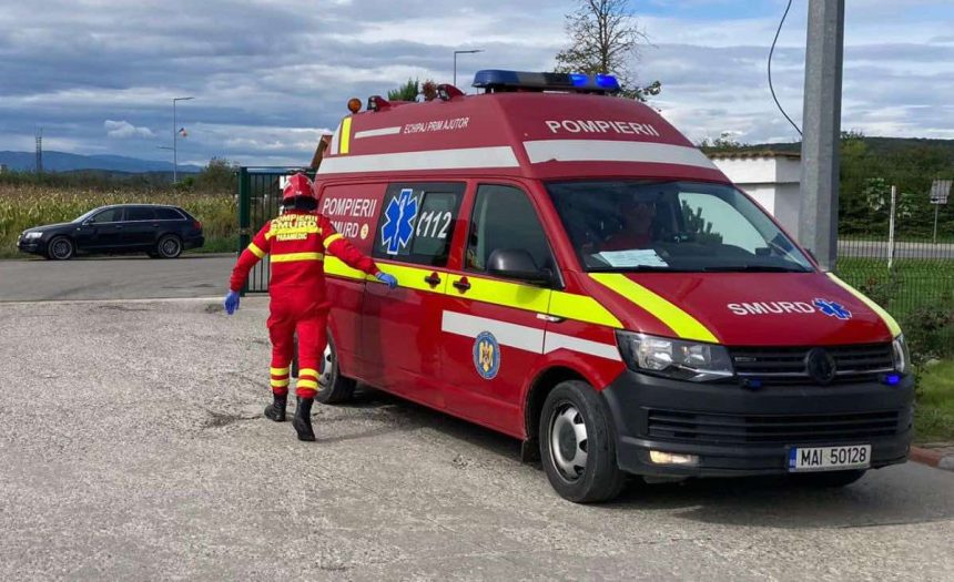 Accident pe DN14 la Saros pe Tarnave o masina a intrat in zidul unei case