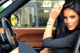 Adelina Pestritu fara permis dupa ce a trecut pe rosu