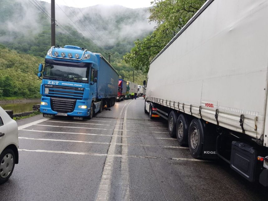 Atentie soferi de TIR Bulgaria impune restrictii noi