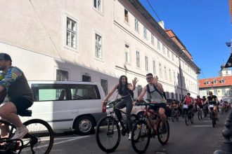 Au pedalat cu inima Zeci de copii si parinti la Sibiu