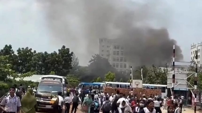 Avion prabusit peste o scoala 20 de morti