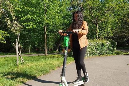 Consilier local Trotinetistii merg haotic in Sibiu