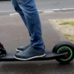 Copil pe trotineta accidentat de o masina pe Bdul Victoriei