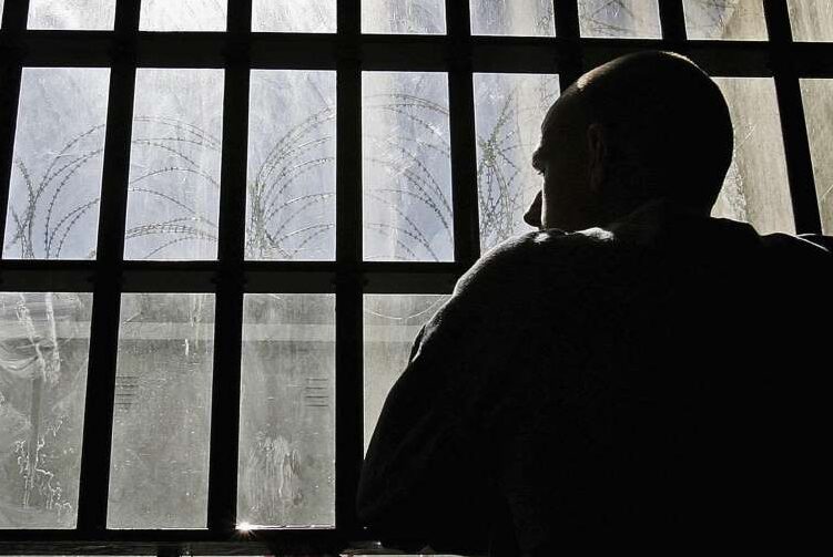 Cosmar fara sfarsit pentru o sibianca sotul ametinta din puscarie