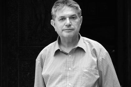 Doliu in CarTisoara a murit poetul Sandru