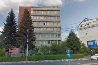 Elevi de la Caragiale mutari in cladirea turn