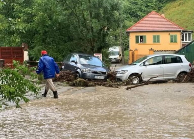 Furtuna a afectat masini si case in Cisnadie