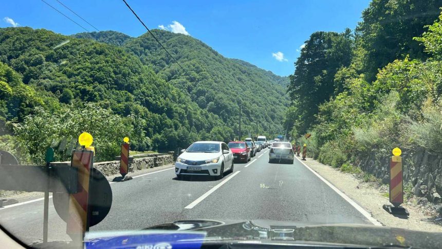 Miercuri circulatie intrerupta pe Valea Oltului Trafic blocat DN7