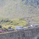 Plin de turisti pe Transfagarasan trafic ingreunat