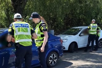 Politistii l au oprit tanar fara permis si masina neinmatriculata