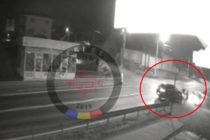 Scene socante la Talmaciu Tineri loviti de o masina