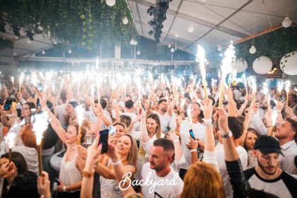 Sibiul vibreaza din nou Backyard sarbatoreste 11 ani cu petrecere la Bastionul Soldisch