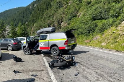 Starea motociclistului ranit in accidentul de pe Transfagarasan