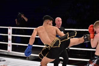 Un sibian se pregateste pentru gala de kickboxing