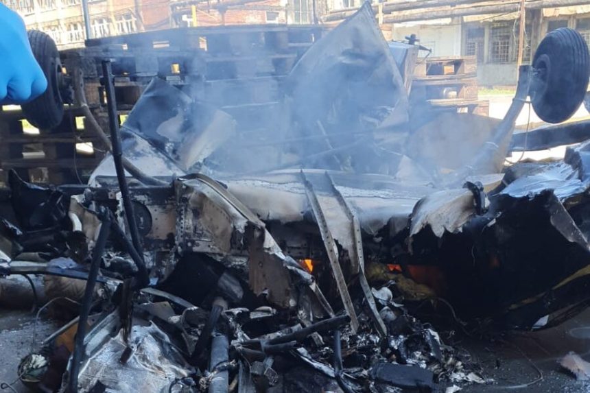 Avion prabusit in curtea unei firme din Arad