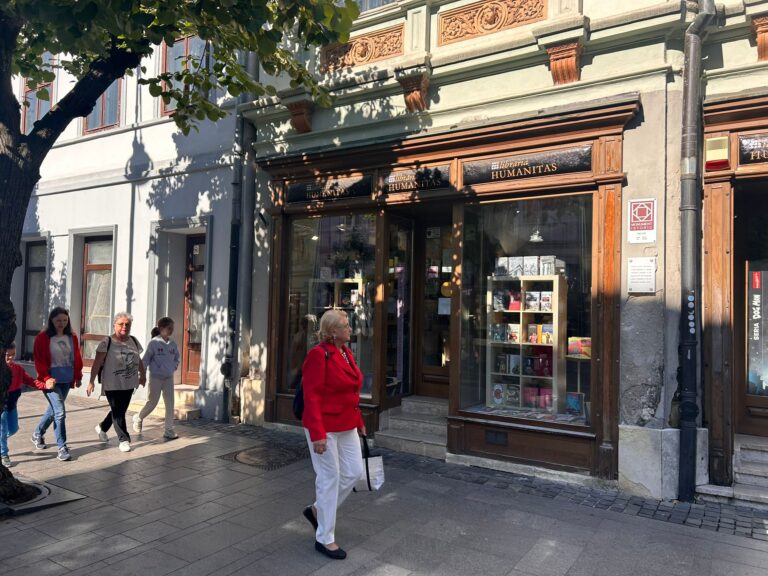 Ce au pus sibienii in bagajul de vacanta Top carti vara 2025 Humanitas