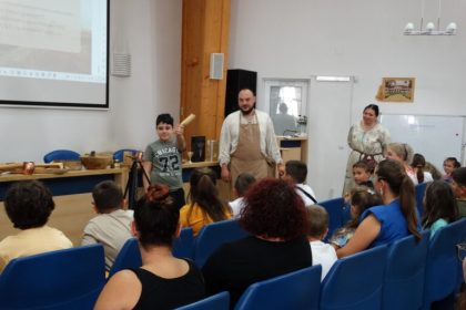 Copiii invata mestesuguri vechi la Medias