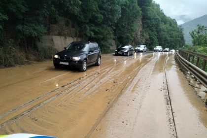 Doua coduri de vreme rea la Sibiu ploi torentiale