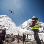 Gunoiul de pe Everest strans cu ajutorul dronelor