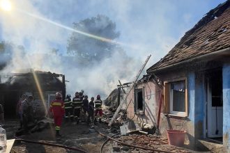 Incendiu puternic la Sorostin O anexa a fost distrusa