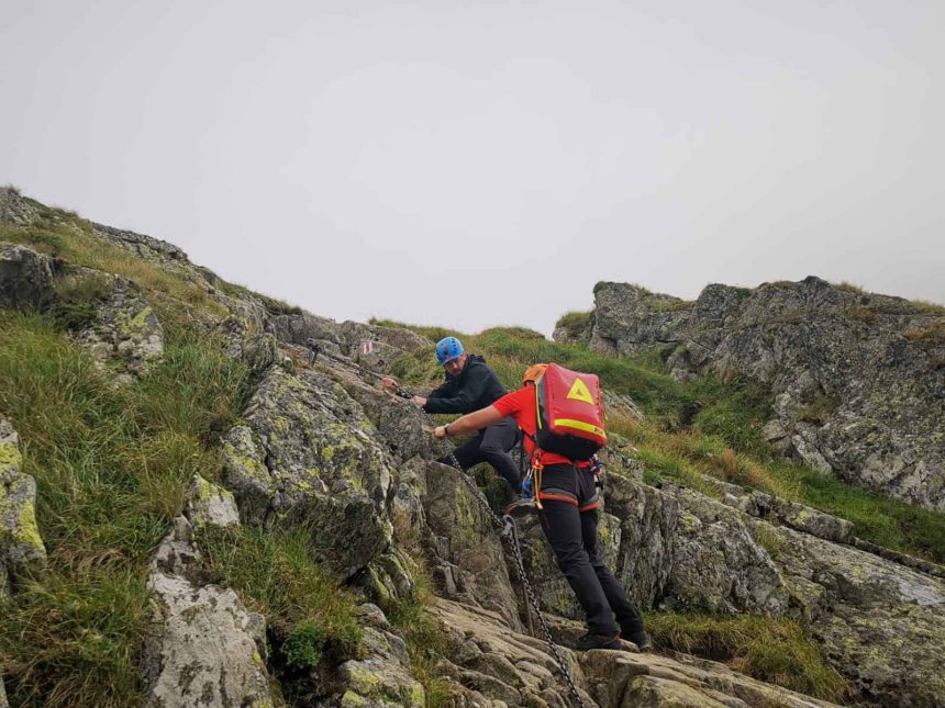 Interventie Salvamont in Fagaras barbat lovit la cap