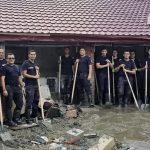 Interventie la Brosteni Pompieri din Sibiu ajuta inundatiilor