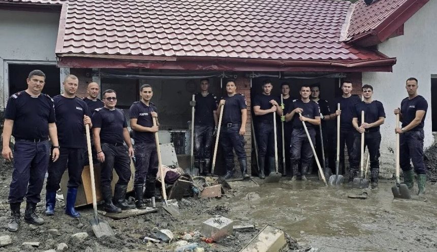 Interventie la Brosteni Pompieri din Sibiu ajuta inundatiilor
