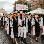 Luna August incepe cu Festivalul Folcloric Cantecele Muntilor in Piata Mare Programul de vineri