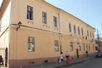 Precizari despre personalul auxiliar dupa comasarea scolilor