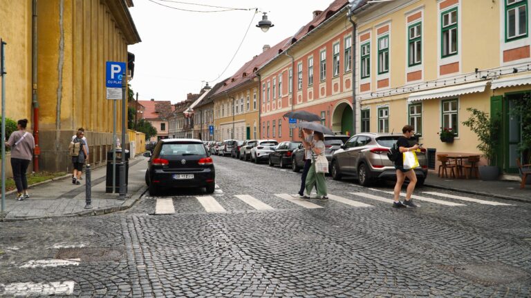 Primaria intervine pe strada Timotei Popovici dupa accidentul mortal al unui copil de doi ani