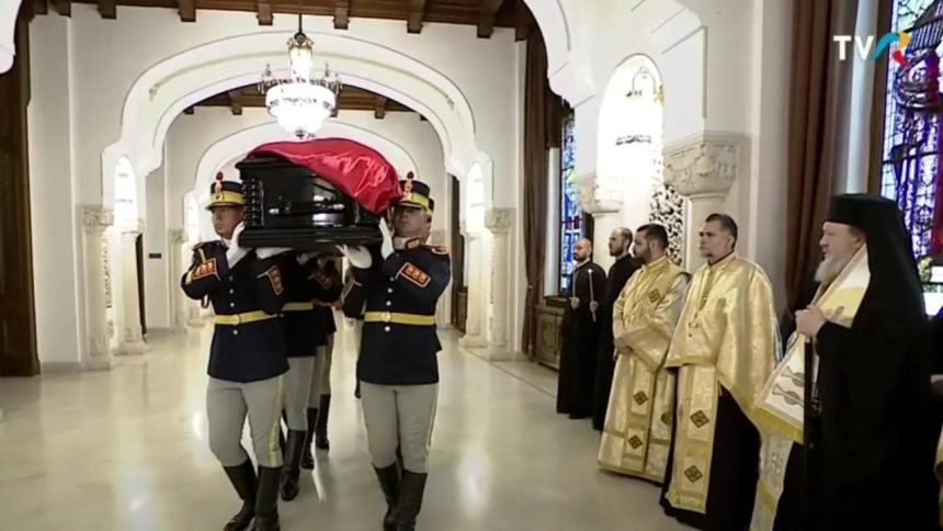 Sicriul lui Ion Iliescu a ajuns la Cotroceni