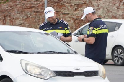 Sofer imprudent a oprit pe trecerea de pietoni cu permisul suspendat