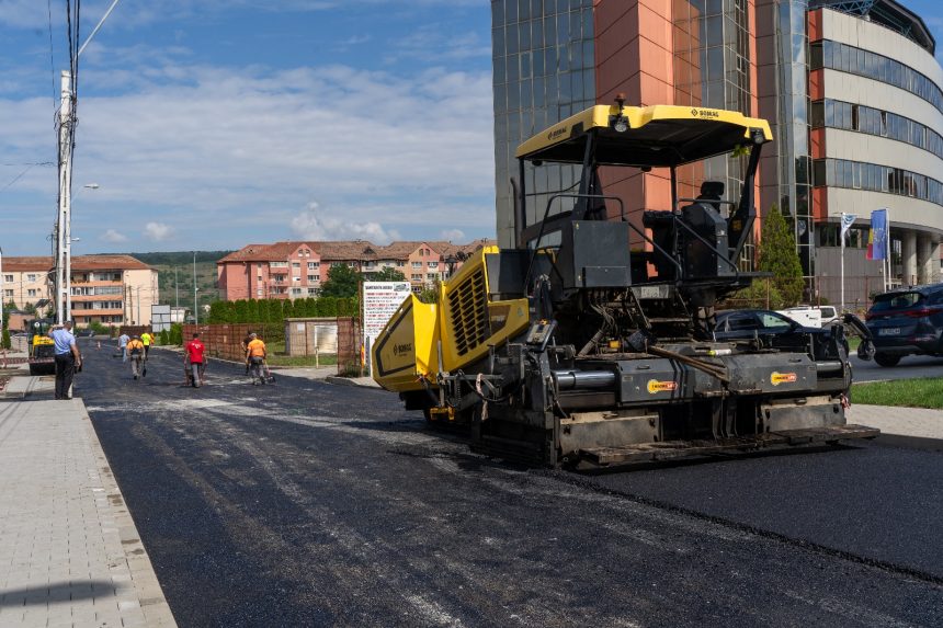 Strada Sticlei din Medias asfaltata inainte de scoala