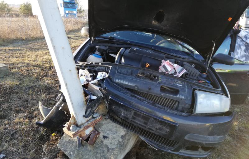 Tanar de 18 ani fara permis retinut pentru accident