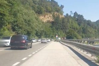 Trafic ingreunat pe Valea Oltului si Transfagarasan