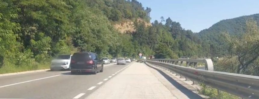 Trafic ingreunat pe Valea Oltului si Transfagarasan