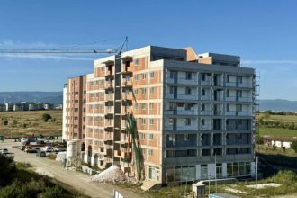 Vesti bune si rele pentru romani despre joburi si preturi