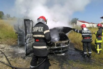 trafic complet blocat in sura mare autoturism in flacari