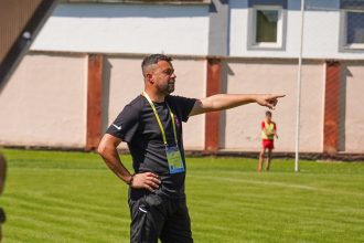 Antrenorul lui CSC Selimbar isi pierde rabdarea Beza vorbeste deschis video