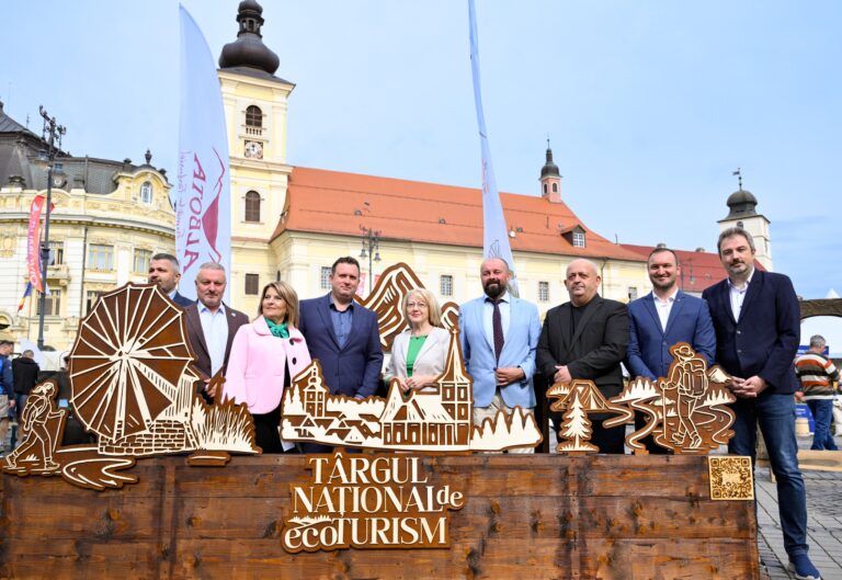 Atmosfera de sarbatoare in Sibiu Targ de Ecoturism