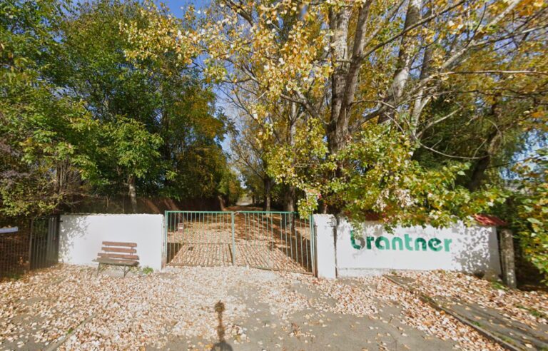 Blocuri noi in cartierul Lazaret 9 imobile pod si strada