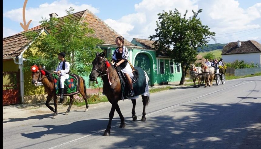 Cand satul ajunge pe Instagram Sibiul lanseaza campania Traditiile sunt cool