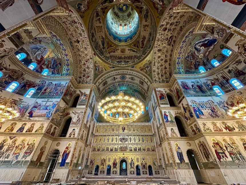 Catedrala Mantuirii Neamului aproape finalizata imagini interioare