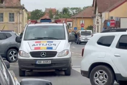 Caz terifiant la Scoreiu Copil legat de masa