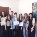 Cei mai buni elevi recompensati cu bani premiile pentru 10