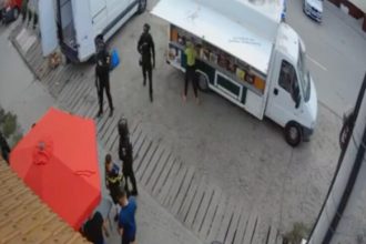 Chef intrerupt de mascati intr un sat din Sibiu