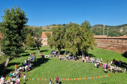 Copiii din Medias antreprenori pentru o zi eveniment cu zambete