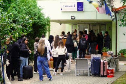 Cozi si emoii la cazrile in caminele din Sibiu