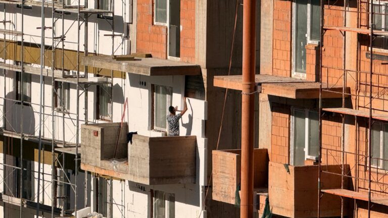 Cum se incalclegeapeantiereleSibiului